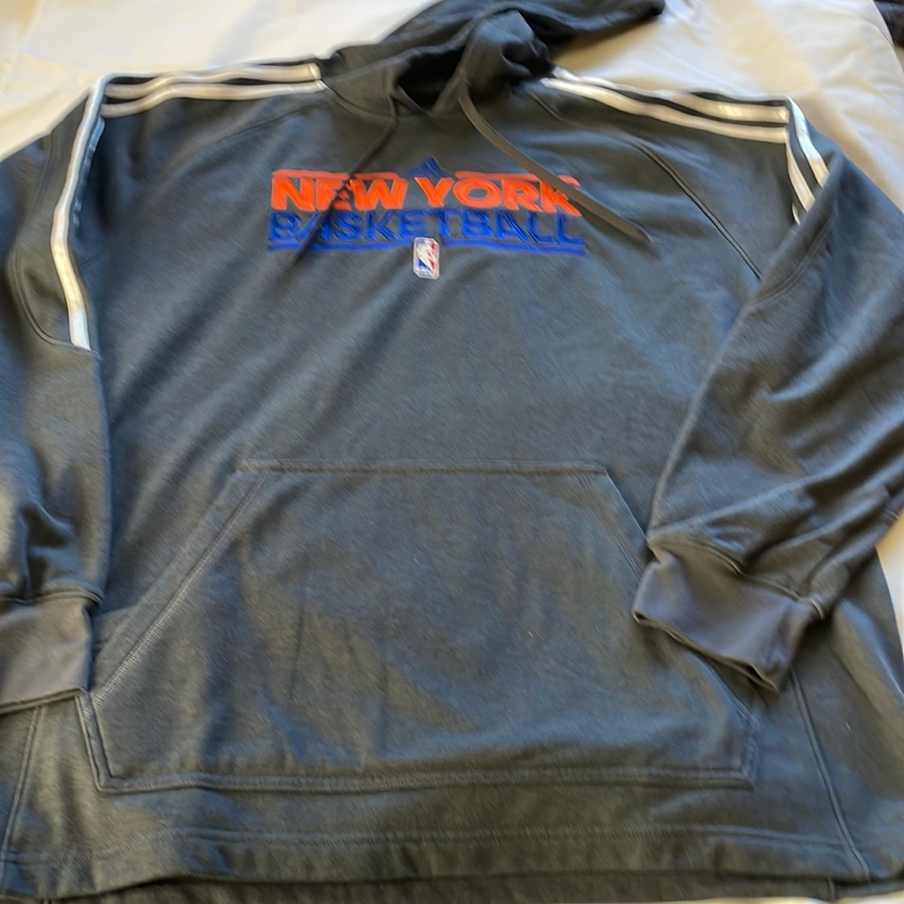 NY Knicks hoodie XL Player -authentic-Adidas new never worn- no tags